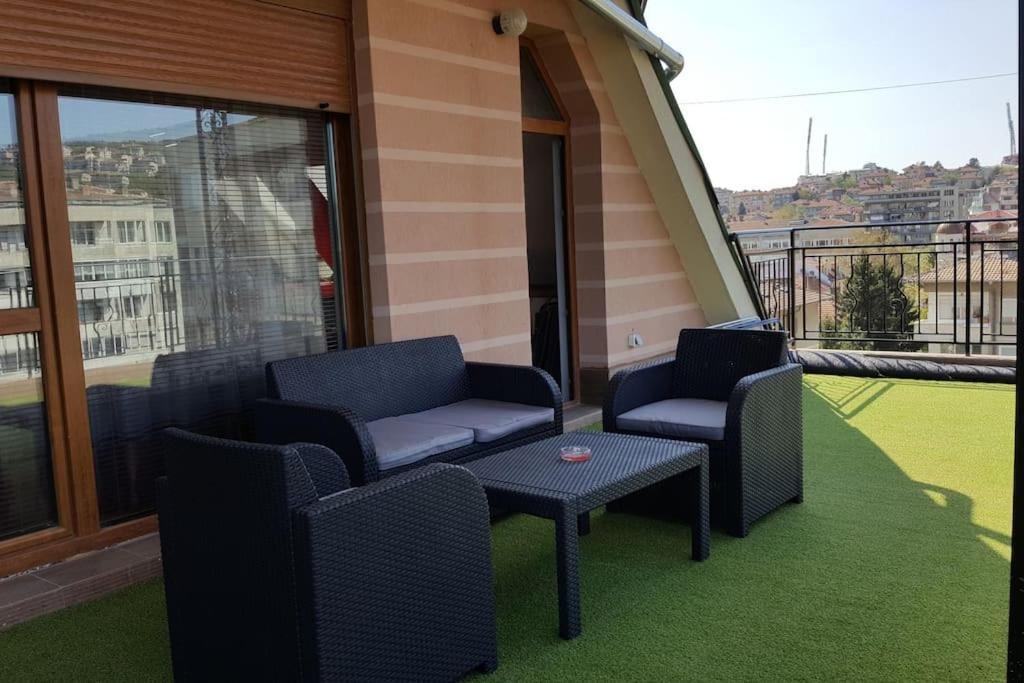 Unique Studio- Great Balcony And View! Parking Possibility! 벨리코 터르노보 외부 사진